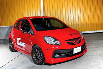 Modifikasi Mobil Brio Merah. Honda Brio Gen 1 Jajal Tampil Street Racing dan Pamer Kaki-kaki