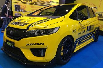 Harga Honda Jazz Kuning Lemon 2018. Inspirasi Modif Honda Jazz Bergaya Racing di Tokyo Auto Salon 2018