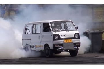 Suzuki Carry Bagong Modifikasi. Video Suzuki Carry 'Bagong' Pasang Turbo, Suara Gahar Larinya