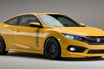 Honda Civic Warna Kuning. Bukan Lagi Kampanye, Honda Civic Turbo Warna Kuning Tampil