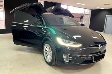 Jual Tesla Model X. Selisih Ratusan Juta Rupiah, Segini Harga Tesla Model X dan