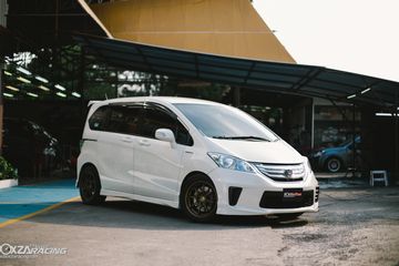 Modifikasi Mobil Honda Freed. Modifikasi Minimalis Bikin Honda Freed Terlihat Jauh Lebih Manis