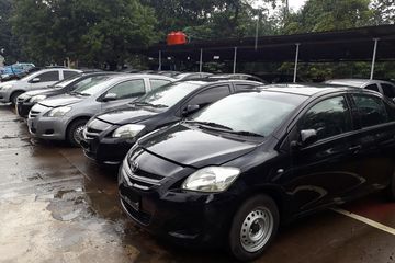 Kredit Mobil Ex Taxi Blue Bird 2020. Skema Pembiayaan Mobil Bekas Taksi. Ada Toyota Limo, Nissan