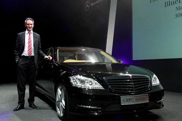 Pajak Mobil Mercedes Benz. Pajak Mercedez-Benz S500 Bisa Buat Beli 9 Honda PCX