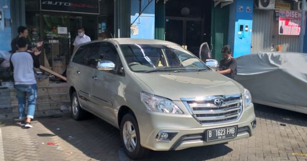 Biaya Upgrade Innova Lama Ke 2015. Toyota Kijang Innova Lama Jadi Muda Kembali Pakai Body Kit