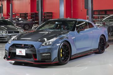 Harga Mobil Gtr R35 Baru. Nissan GT-R Nismo Baru Tampil Beda Dengan Cat Spesial dan