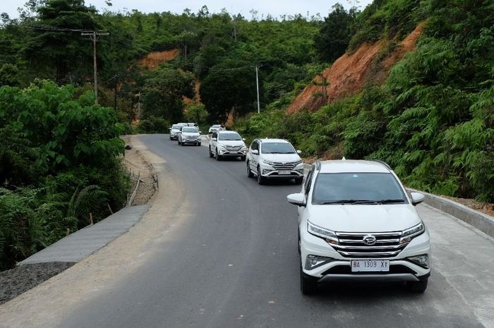 1 Liter Bensin Berapa Km Untuk Mobil Terios. Ini Dia Konsumsi BBM Daihatsu All New Terios
