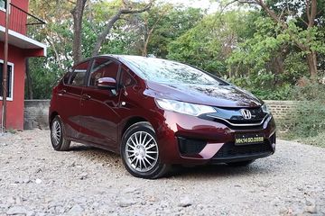 Mobil Ceper Honda Jazz. Honda Jazz Kena Restorasi Total, Dari Mobil Rental Jadi Ganteng