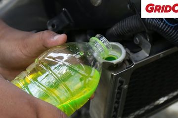 Cara Mengisi Air Radiator Suzuki Carry. Ngoprek Santuy, Cara Ganti Air Radiator Motor Sendiri Di Rumah