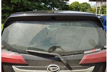 Mika Lampu Belakang Daihatsu Sigra. Daihatsu Buka-bukaan Membahas Retaknya Kaca Belakang Sigra