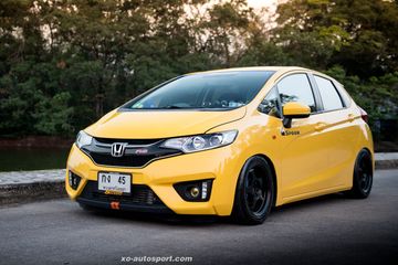 Mobil Honda Jazz Kuning. Honda Jazz GK5 Klimis dan Sporty, Kental Aura JDM, Mesin Suntik