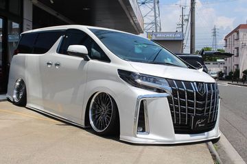 Modifikasi Toyota Rush Elegan. Inspirasi Modifikasi Toyota Alphard Lebih Elegan Dengan Kaki