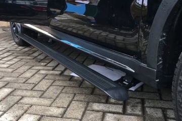 Cara Pasang Footstep Innova Reborn. Keren! Toyota Kijang Innova Reborn Pasang Footstep Elektrik, Naik