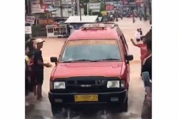 Kelebihan Mesin Diesel Isuzu Panther. Isuzu Panther Viral Terjang Banjir di Bekasi, Kelebihan Mesin