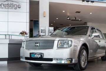 Harga Toyota Century Di Indonesia. Toyota Century Mengaspal di indonesia, Rolls-Royce Dari Asia