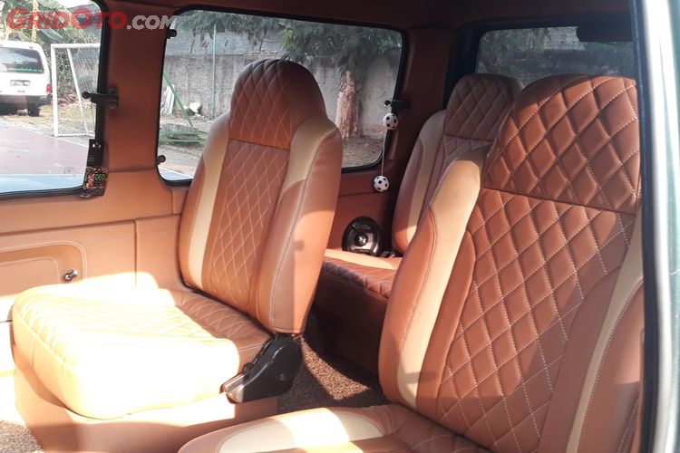 Modifikasi Carry Futura Real Van. Interior Mewah Dengan TV 32 Inci Ini Ternyata Milik Suzuki Carry