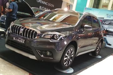 Suzuki Sx4 S Cross Modifikasi. Suzuki : Tidak Bisa Modifikasi Wajah Lama Suzuki SX4 S-Cross ke