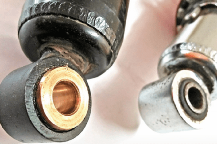 Karet Bosh Shock Belakang Rusak. Jangan Panik, Ini Biang Kerok dan Solusi Jika Motor Limbung