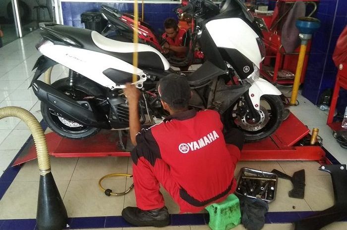 Ganti Oli Nmax Berapa Liter. Jangan Sembarangan Saat Ganti Oli, Bukan 1 Liter Tapi Segini