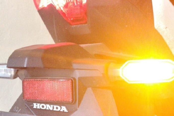 Cara Menyalakan Lampu Sein Mobil. Jangan Asal Belok, Perhatikan Cara Menyalakan Lampu Sein Motor