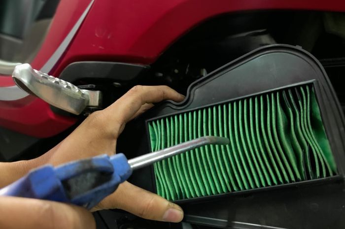 Cara Kerja Filter Udara Motor. Motor Makin Irit dan Tarikan Mantaf Caranya Bersihkan Filter Udara