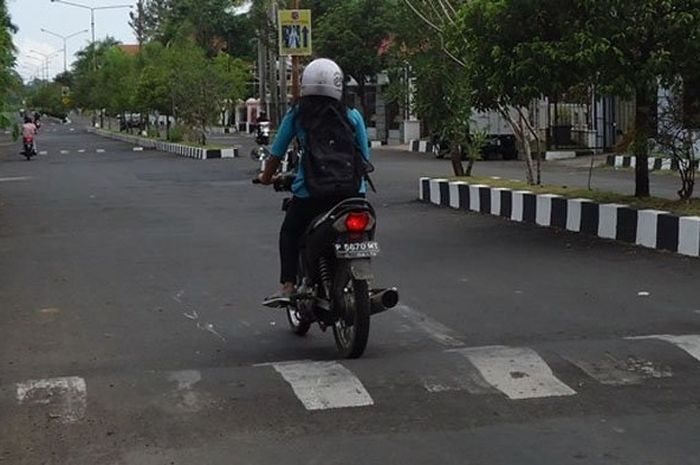Bahasa Inggris Polisi Tidur. Tambah Pengetahuan, Ternyata Istilah Polisi Tidur Berasal Dari