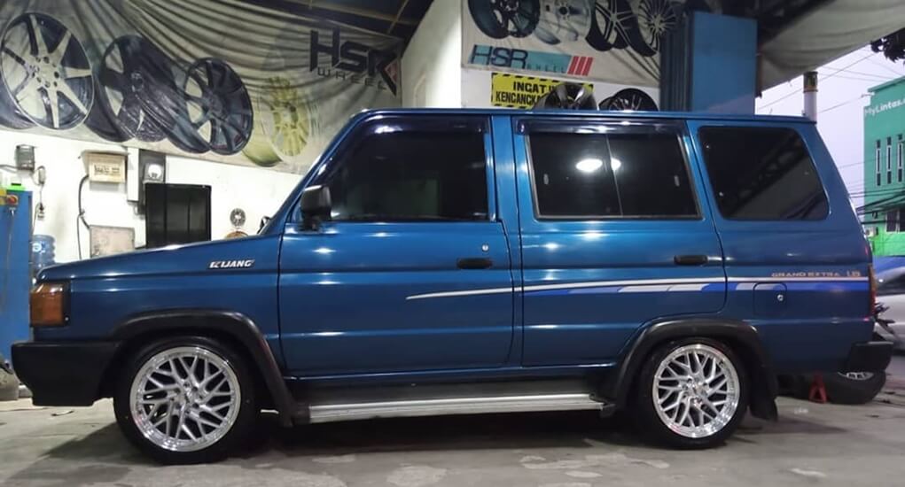 Mobil Suv Tahun 90an. Inilah Daftar Mobil Era 90an yang Masih Mengaspal Sampai Sekarang