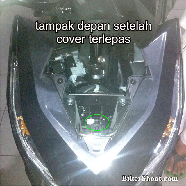 Cara Menyetel Lampu Depan Vario 125. Bodi depan bawah dari Honda PCX 2018 itu dibuat berongga