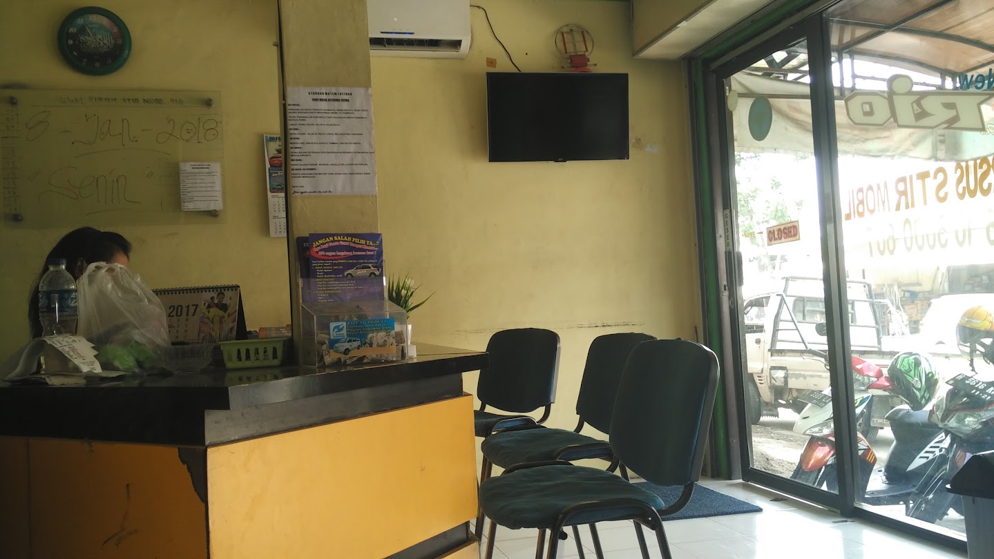 Belajar Stir Mobil Semarang. RiO Kursus Stir Mobil (I) @ Pedurungan