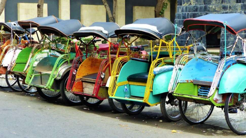 Foto Orang Pacaran Di Mobil. Pacaran Romantis Pakai Becak, Foto Jadul Sepasang Kekasih di