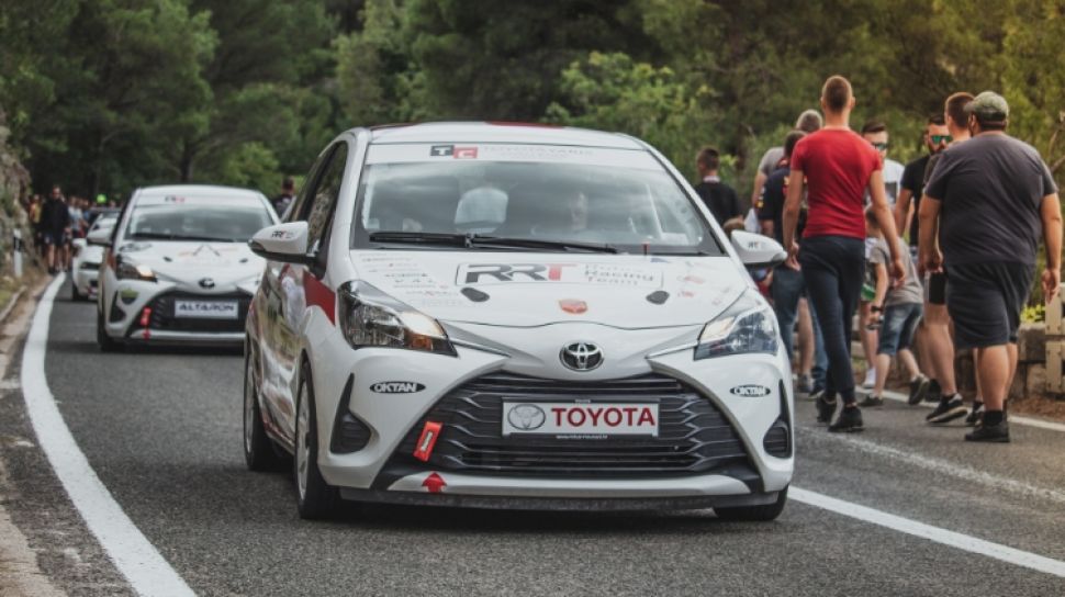 Harga Mobil Toyota Gazoo Racing. Harga Toyota Gazoo Racing di Indonesia: dari Agya GR hingga