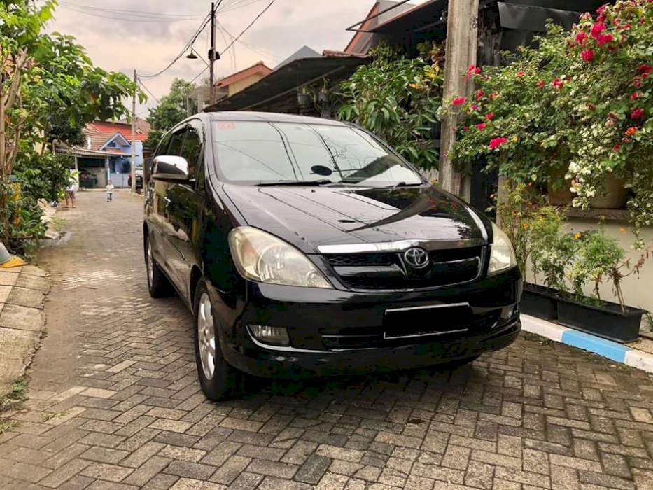 Kijang Innova 2.7 V Luxury. Kijang Innova 2.7 V Luxury 2700 CC