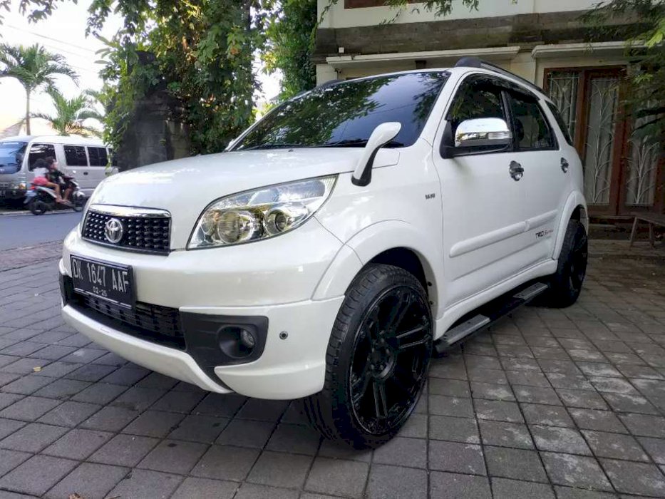 Velg Toyota Rush Trd Sportivo 2015. Rush TRD Sportivo 2015 Matic asli Bali velg 20 ganteng