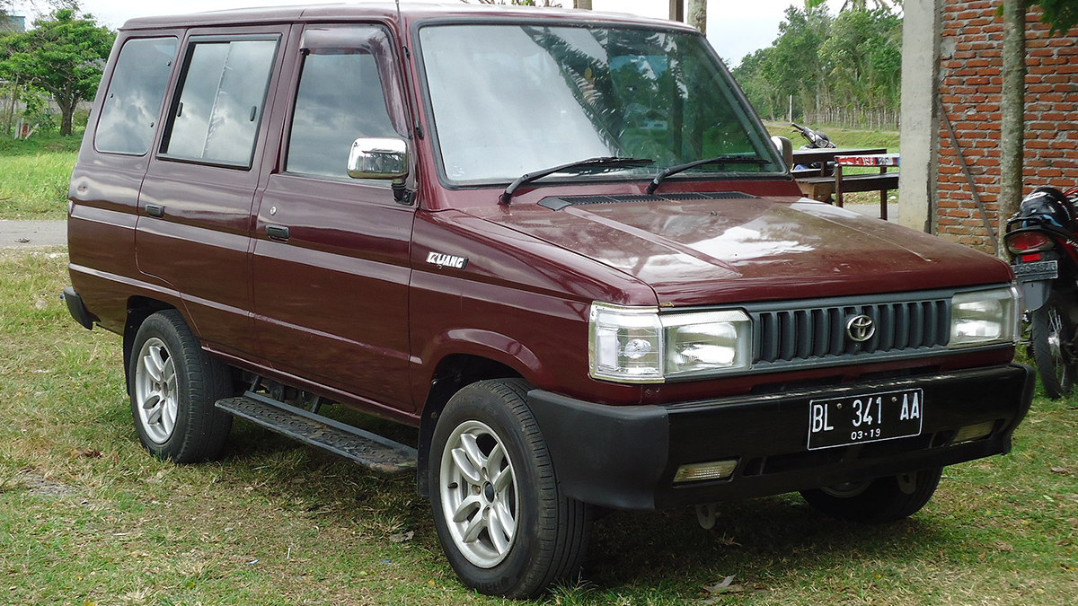 Gambar Macam Macam Mobil Kijang. Tertarik Meminang Toyota Kijang Super? Kenali Jenis Bodinya