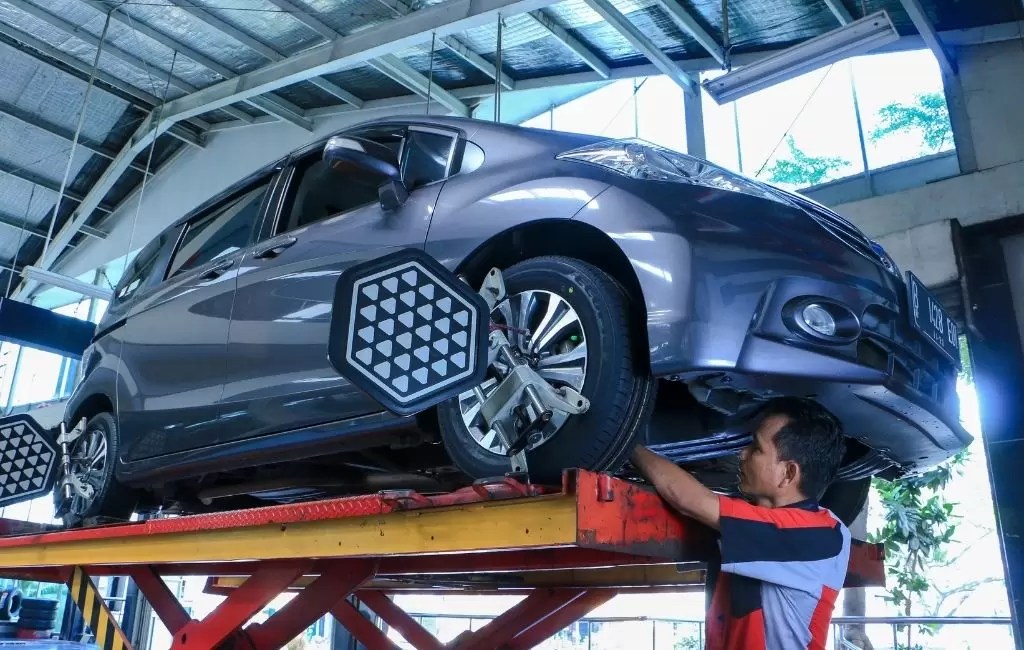 Biaya Spooring Balancing Terdekat. Bengkel Spooring Balancing Terdekat Depok Mutiara Car Care