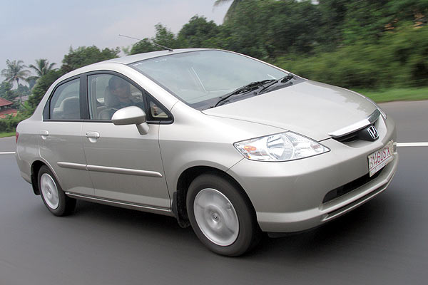 Kelemahan Honda Jazz Idsi 2004 Matic. Kelebihan dan Kekurangan Honda City G8 i-DSI & VTEC