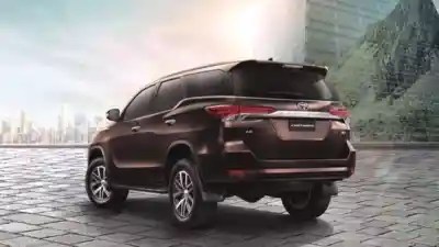 Perbedaan Fortuner Vnt Dan Trd 2014. Ini Perbedaan Toyota Fortuner 2014 dan All New Fortuner 2015