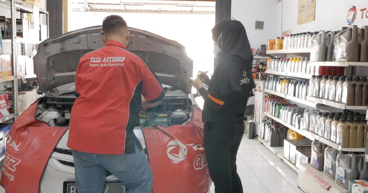 Cara Mengganti Air Aki. Cara Perbaiki Aki Kering, Bisa Dibongkar atau Donor Aki