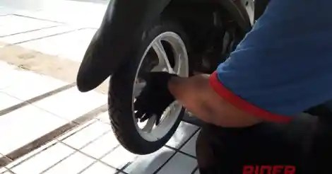 Ban Nitrogen Diisi Angin Biasa. Sudah Diisi Nitrogen, Bolehkah Angin Ban Motor Dicampur Udara