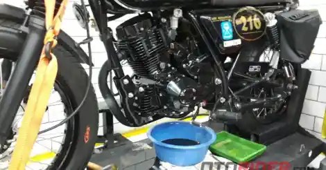 Cara Membaca Dipstick Oli Motor. Cuma 5 Menit, Begini Cara Cek Volume Oli Mesin Motor