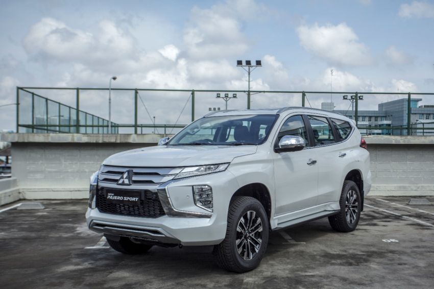 Sunroof Pajero Sport Dakar. Ini Loh yang Bikin Pajero Sport Indonesia Beda dengan Punya