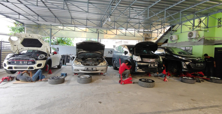 Umur Oli Mesin Mobil. Begini Dampak Buruk Jika Terlambat Mengganti Oli Mesin Mobil