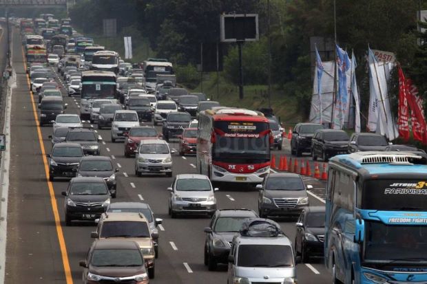 Cara Mengemudikan Mobil Manual. Cara Mengemudi Mobil Manual di Jalan Macet yang Bikin Santai