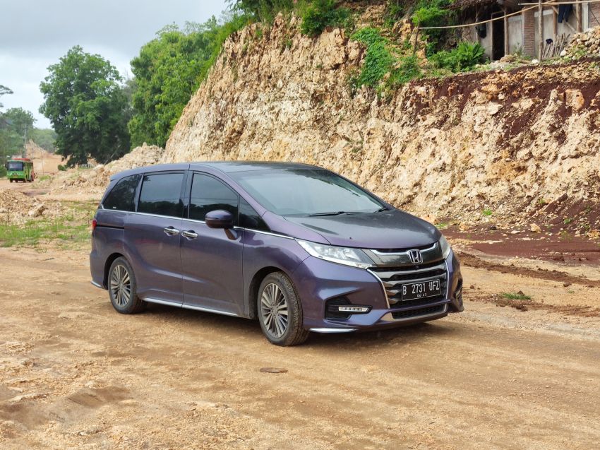 Konsumsi Bbm Honda Odyssey. Honda Odyssey 2.4L Prestige, Mobil untuk Mereka yang Terlalu