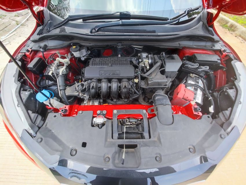 Radiator Mobil Bocor Bagian Bawah. Pahami 4 Penyebab Radiator Mobil Bocor Agar Mesin Tidak Terbakar