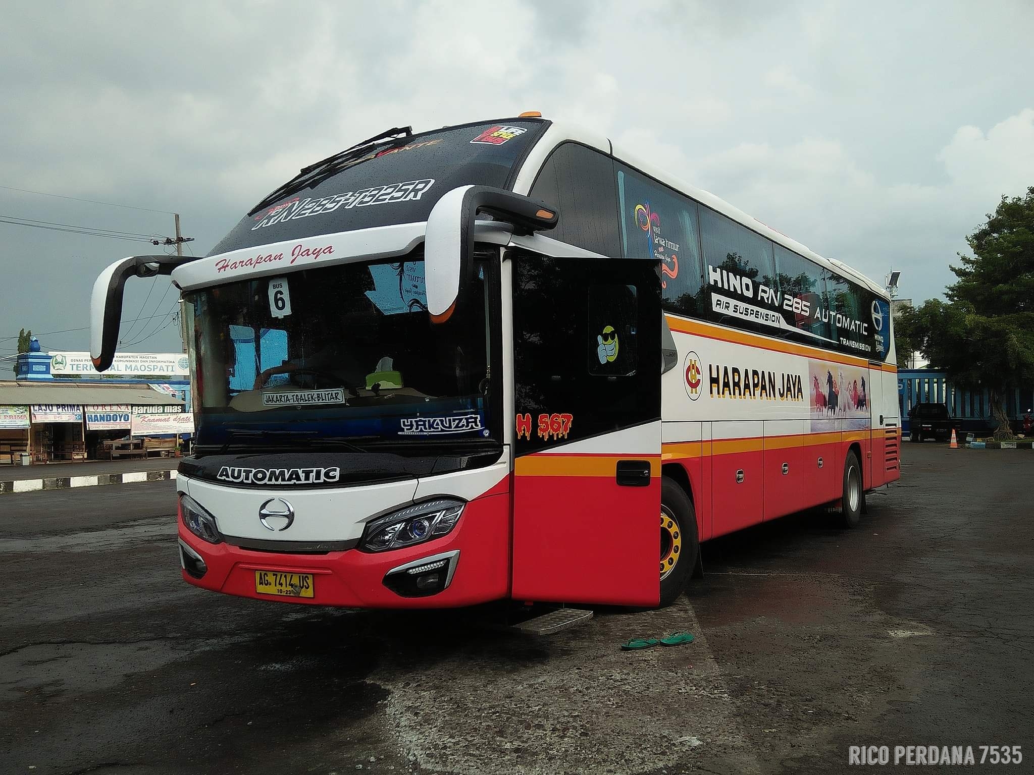 Foto Bus Sinar Jaya Legacy. Hino RN 285 Automatic: Kini Eksis Kembali