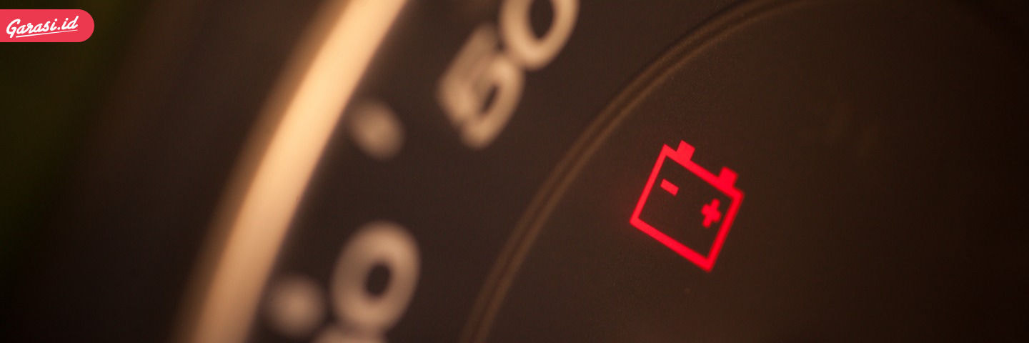 Penyebab Aki Mobil Soak. Penyebab dan Solusi Aki Mobil Soak