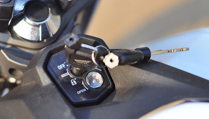 Cara Membuka Kunci Motor Dengan Kawat. Kunci Motor Patah Di Dalam? Ini Cara Mengeluarkannya – MOLADIN