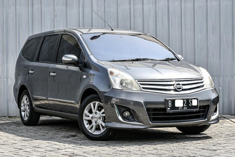 Perbedaan Grand Livina L10 Dan L11. Review Nissan Grand Livina L10 (2012-2013), Masih Mewah!