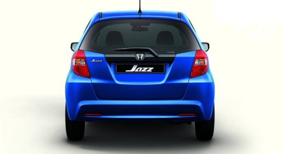 Honda Jazz 1 Liter Berapa Km. Konsumsi BBM Honda Jazz Lintas Generasi, Siapa Paling Irit?